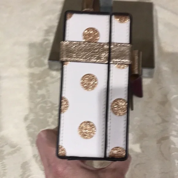 Kate Spade Wrapping Party Gift Box Crossbody - Picture 10 of 14